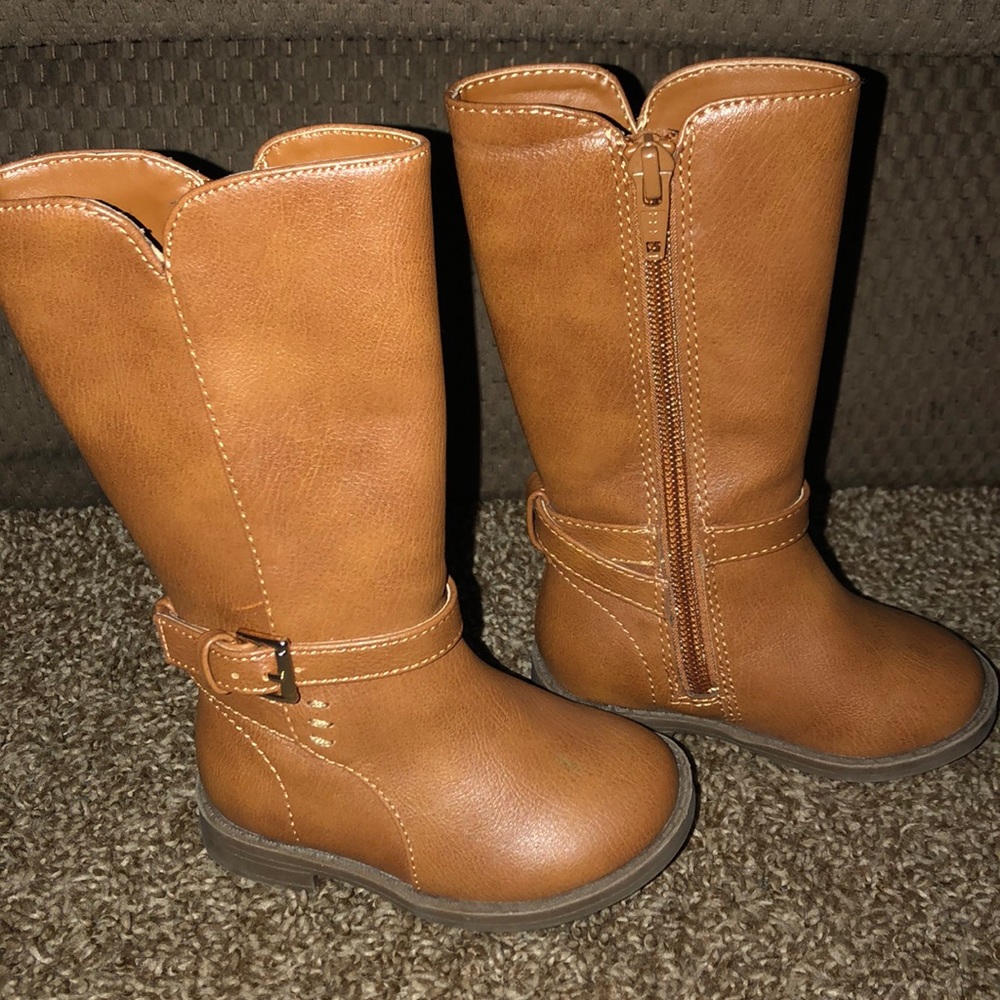 Brown boots 👢